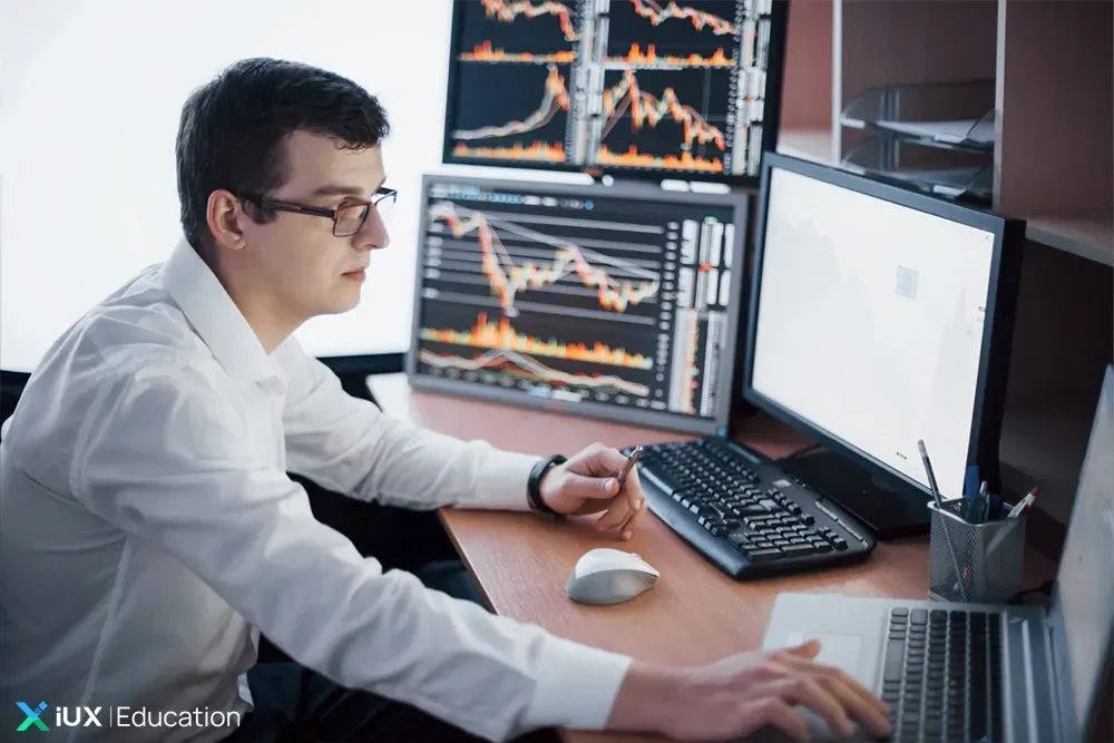 How to Analyze Stock Charts for Beginner Traders illustration