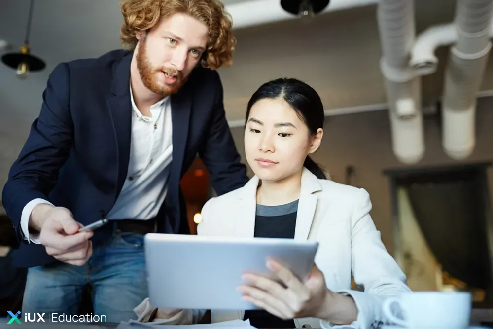 10 Factors to Consider When Choosing a Broker illustration