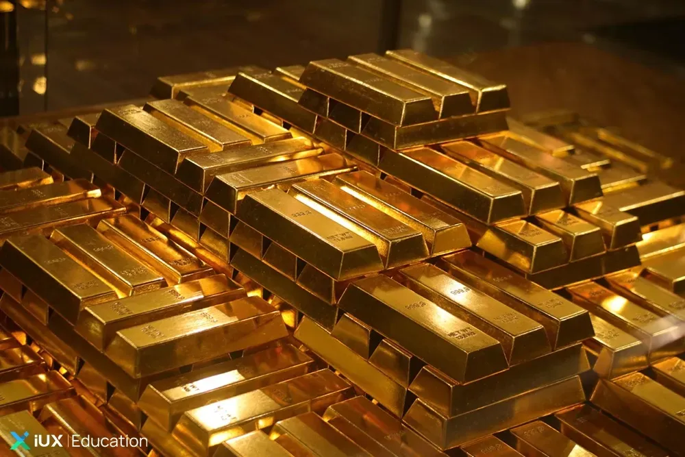 How Do Interest Rates from the Fed Affect Gold Prices? illustration