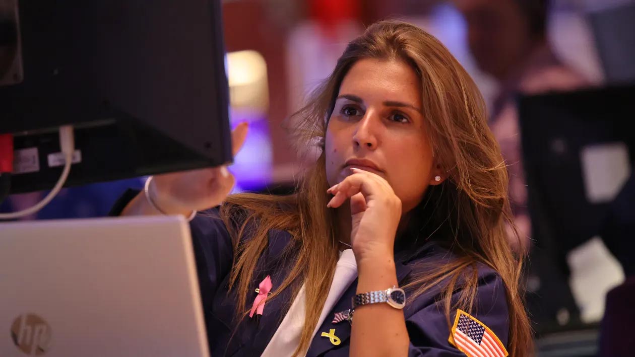 2025 US Stocks Market: Smooth Sailing or Stormy Seas? illustration