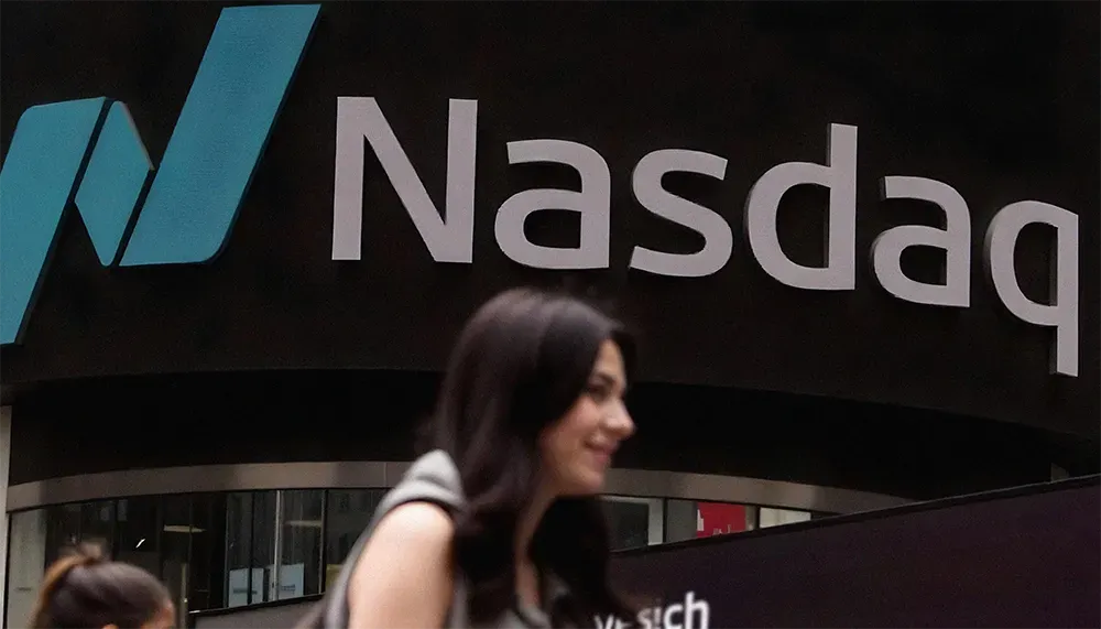The Psychology of Stock Trading The Art of Controlling Emotions for Market Success illustration