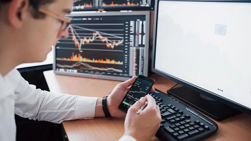 Dollar Cost Averaging (DCA) Smart Investing Without Overthinking illustration